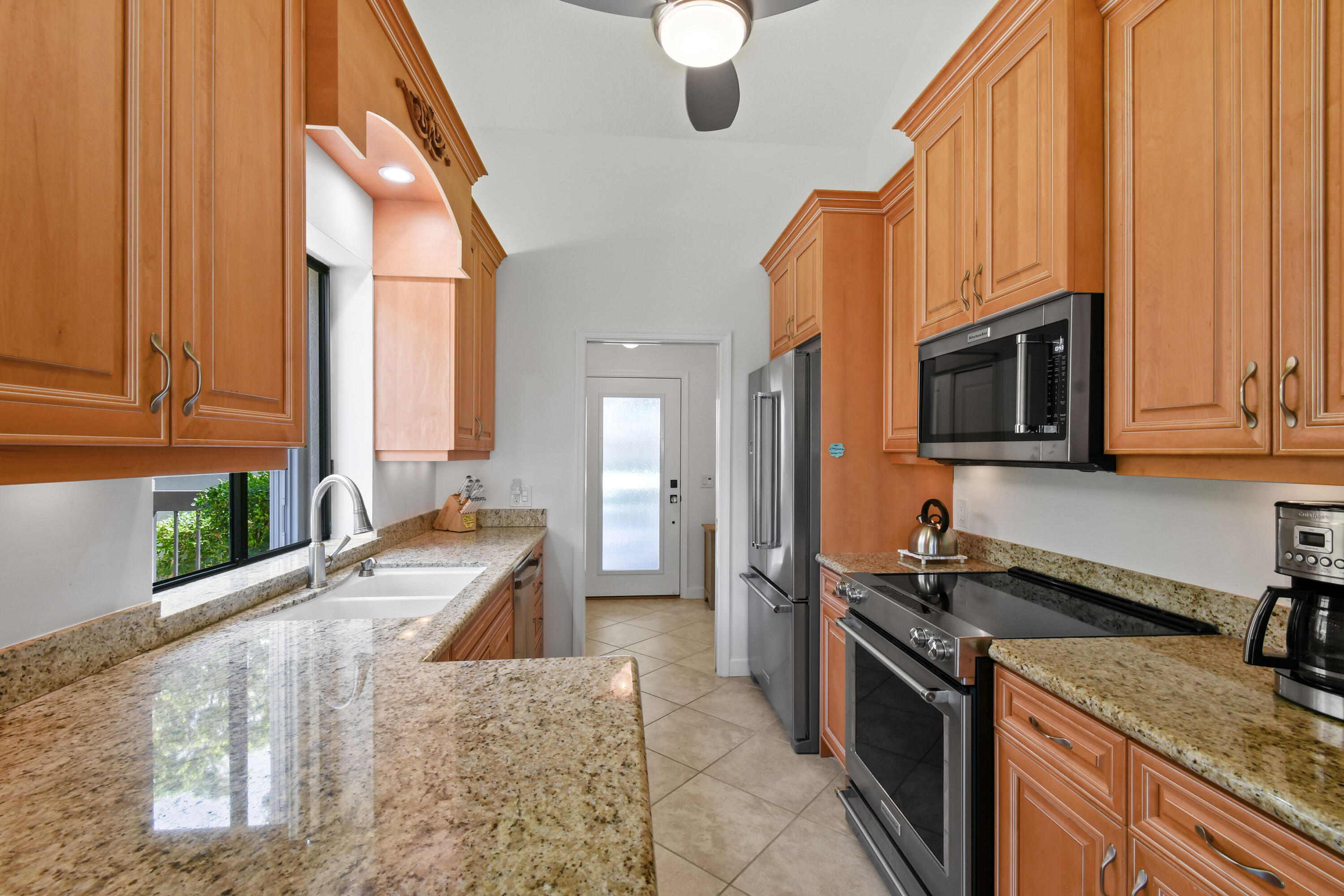 308 Ridge Road Jupiter, FL 33477 - Photo 10 of 42 Kitchen