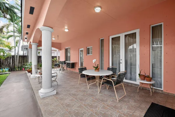 $1,200,000 | 16613 Northwest 77th Path, Miami Lakes, FL 33016