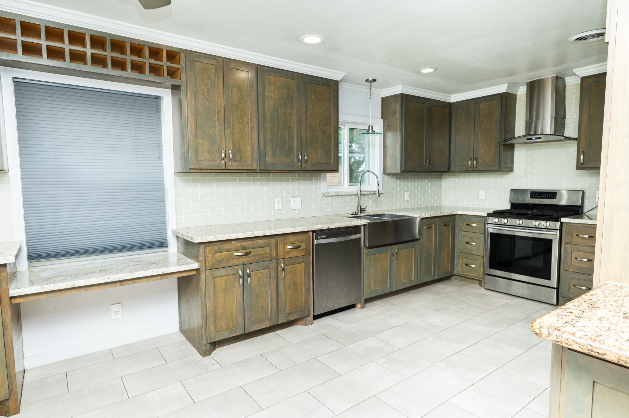 5407 Rutherglenn Drive Houston, TX 77096 - Photo 5 of 23