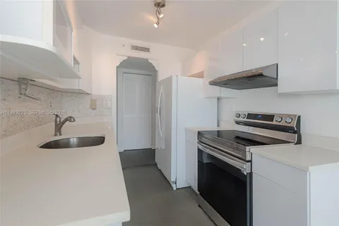 $579,000 | 1688 West Avenue, Unit PH07, Miami Beach, FL 33139