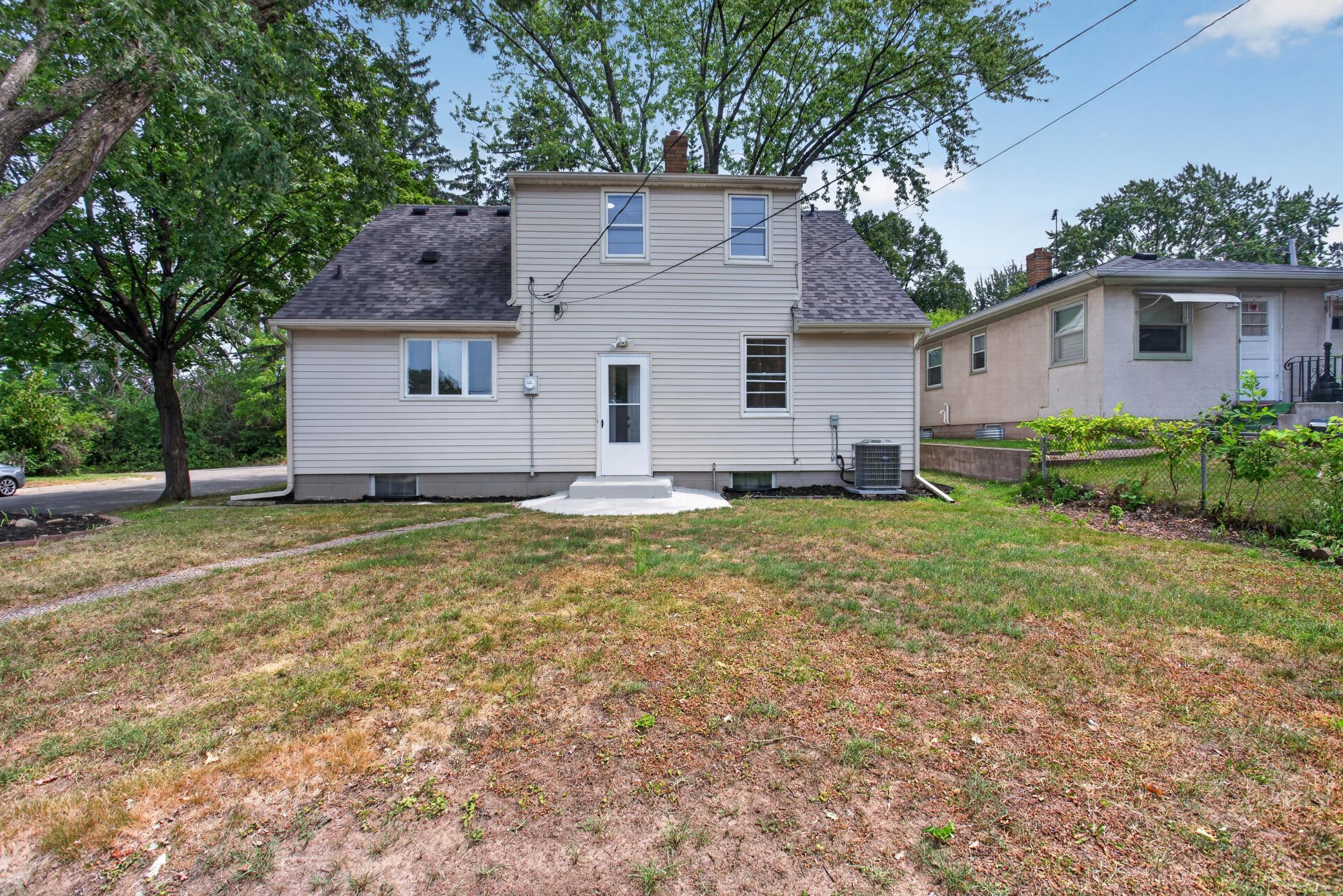 837 McKnight Road North St. Paul, MN 55119 - Photo 16 of 22 Gallery Image 16