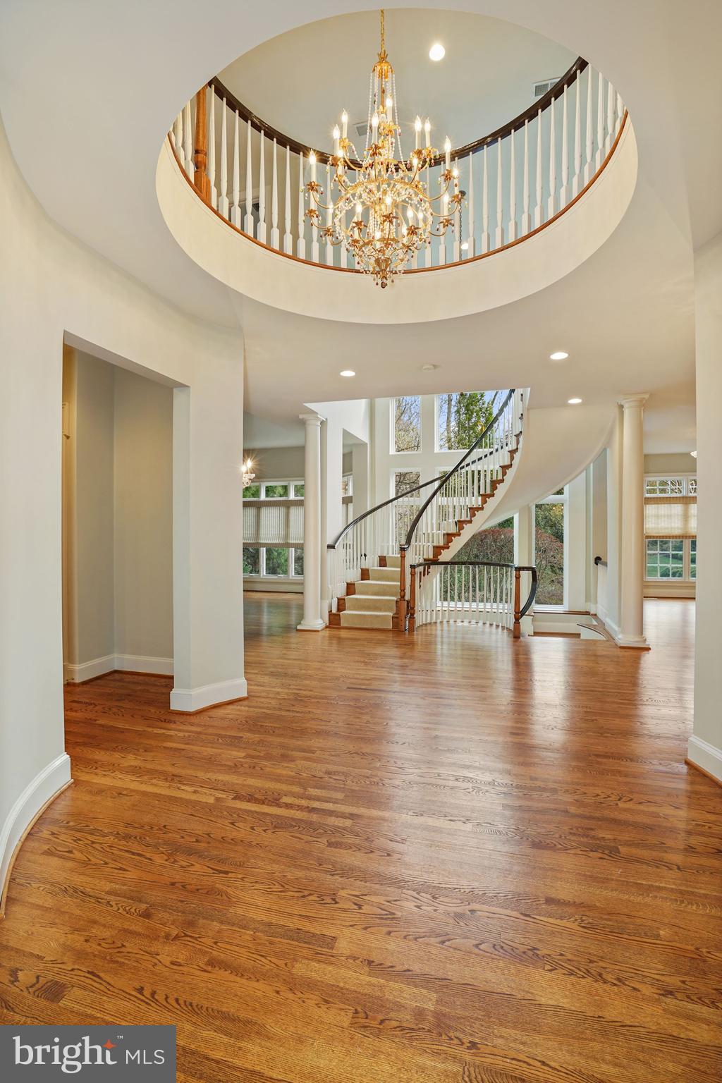 905 Georgetown Ridge Court McLean, VA 22102 - Photo 8 of 40 Foyer