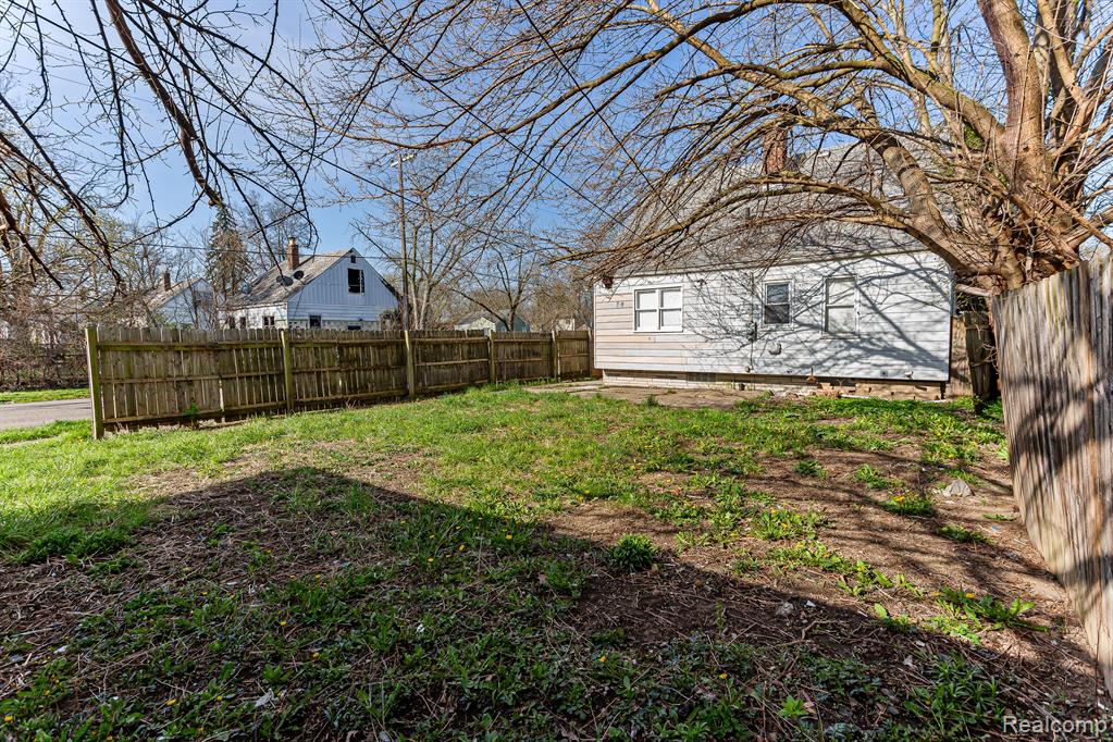 8600 Fielding Street Detroit, MI 48228 - Photo 22 of 24