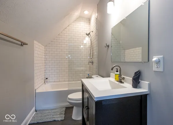 $399,000 | 1334 East Market Street, Indianapolis, IN 46202