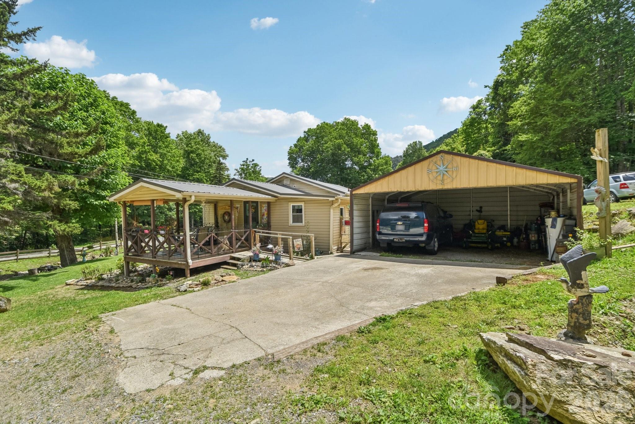 19 Lockman Road Maggie Valley, NC 28751 - Photo 4 of 31