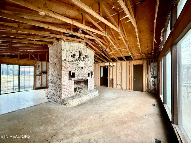 $480,000 | 842 Collie Cove Court, Friendsville, TN 37737