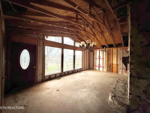 $480,000 | 842 Collie Cove Court, Friendsville, TN 37737