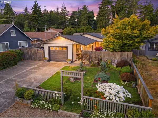 $399,900 | 2055 11th Street, Florence, OR 97439