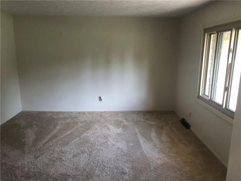 396 Shadow Road Greenwood, IN 46142 - Photo 5 of 27
