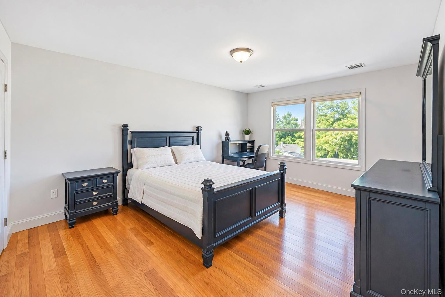 552 Dover Road Oceanside, NY 11572 - Photo 23 of 31 Gallery Image 23