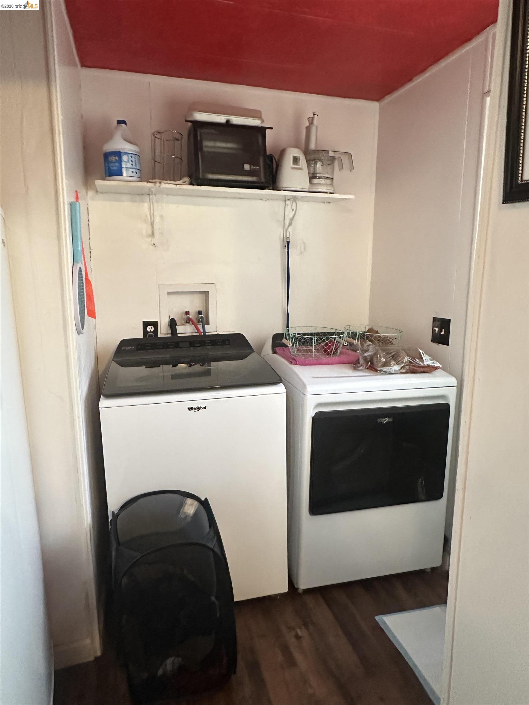 11761 Essen Lane Sonora, CA 95370 - Photo 10 of 20 a utility room with dryer and washer