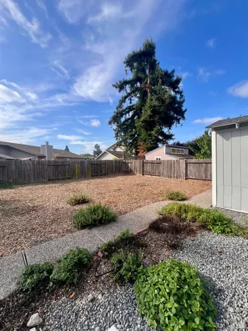 $3,250 | 1569 Golf Course Drive, Rohnert Park, CA 94928