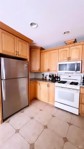 $3,250 | 1569 Golf Course Drive, Rohnert Park, CA 94928