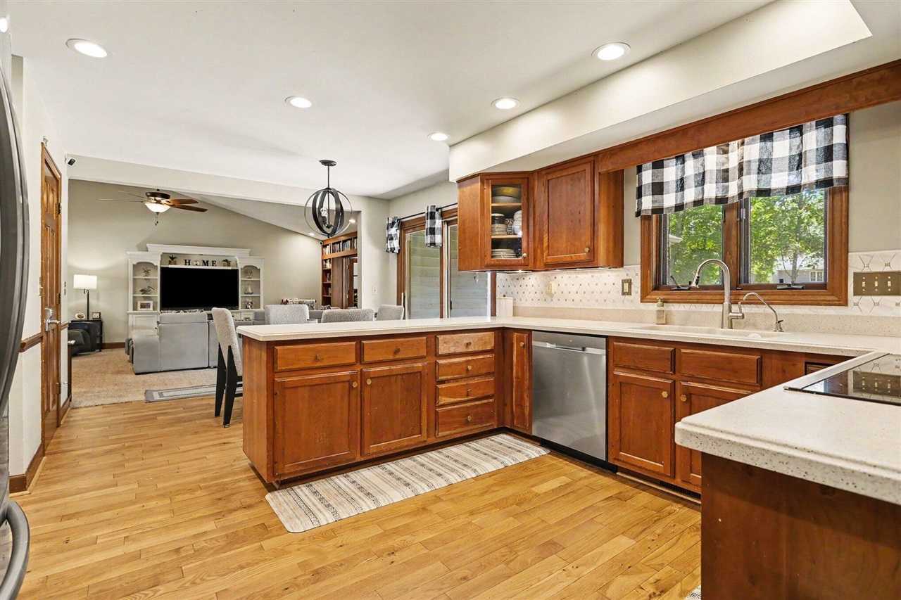 2390 Sycamore Path St. Joseph, MI 49085 - Photo 13 of 53 Gallery Image 13