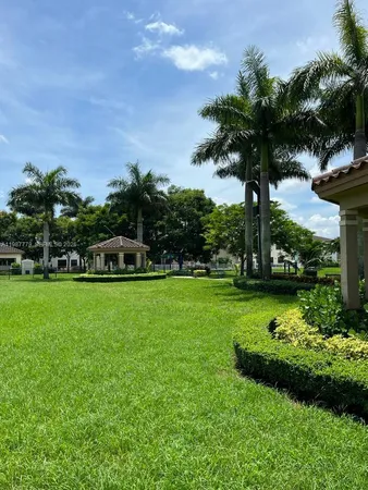 $3,000 | 8925 West 35th Court, Unit 8925, Hialeah, FL 33018