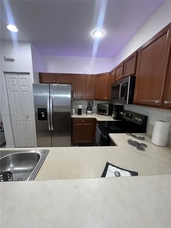 $3,000 | 8925 West 35th Court, Unit 8925, Hialeah, FL 33018
