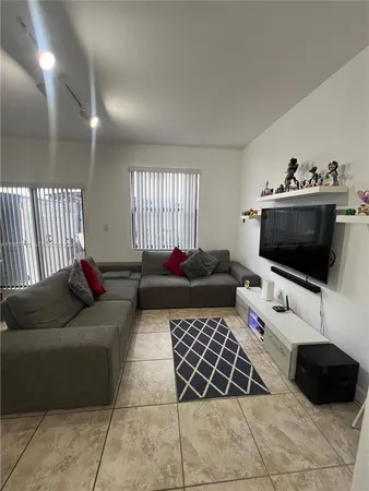 $3,000 | 8925 West 35th Court, Unit 8925, Hialeah, FL 33018