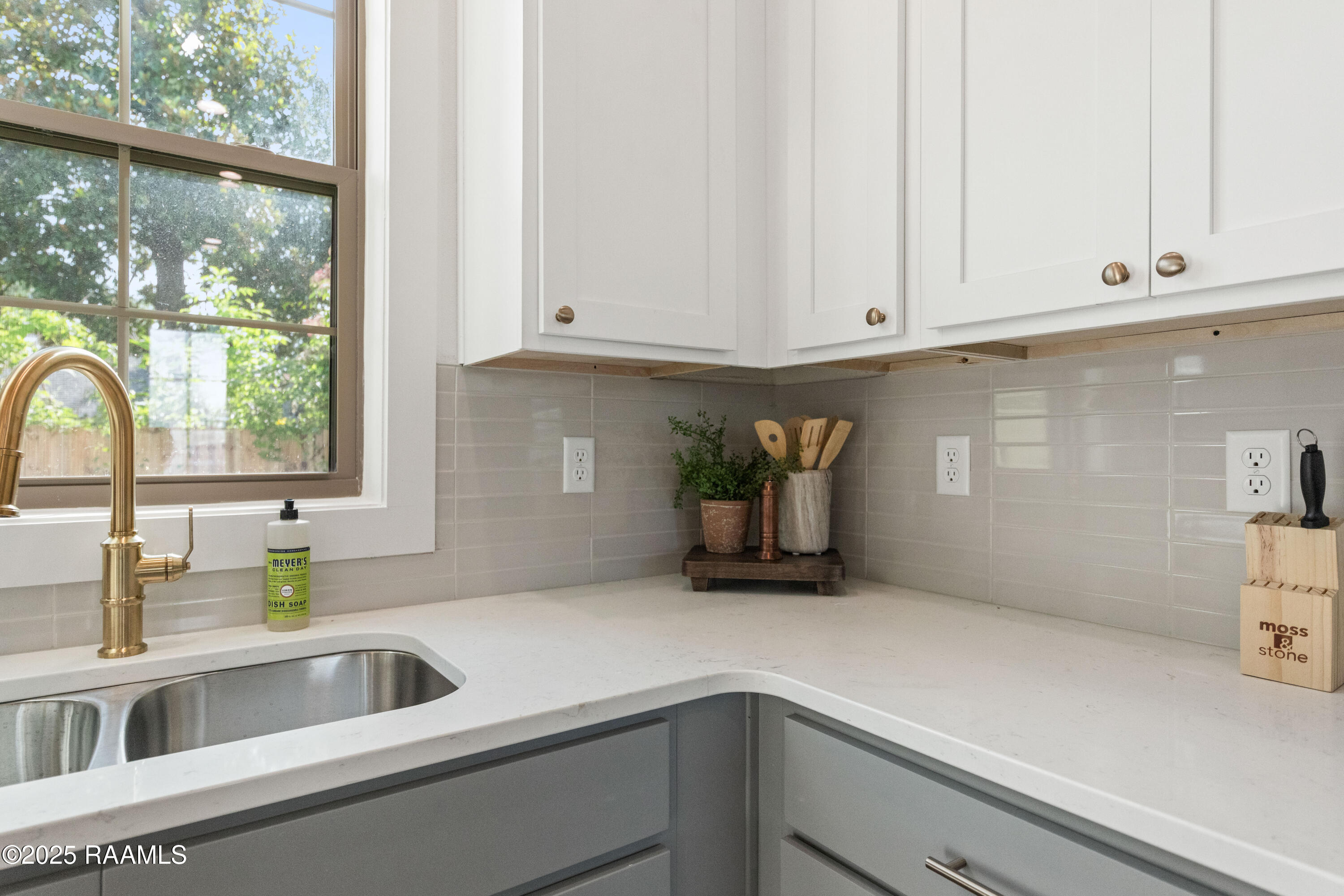 213 Steiner Road Lafayette, LA 70508 - Photo 4 of 23 staged sample
