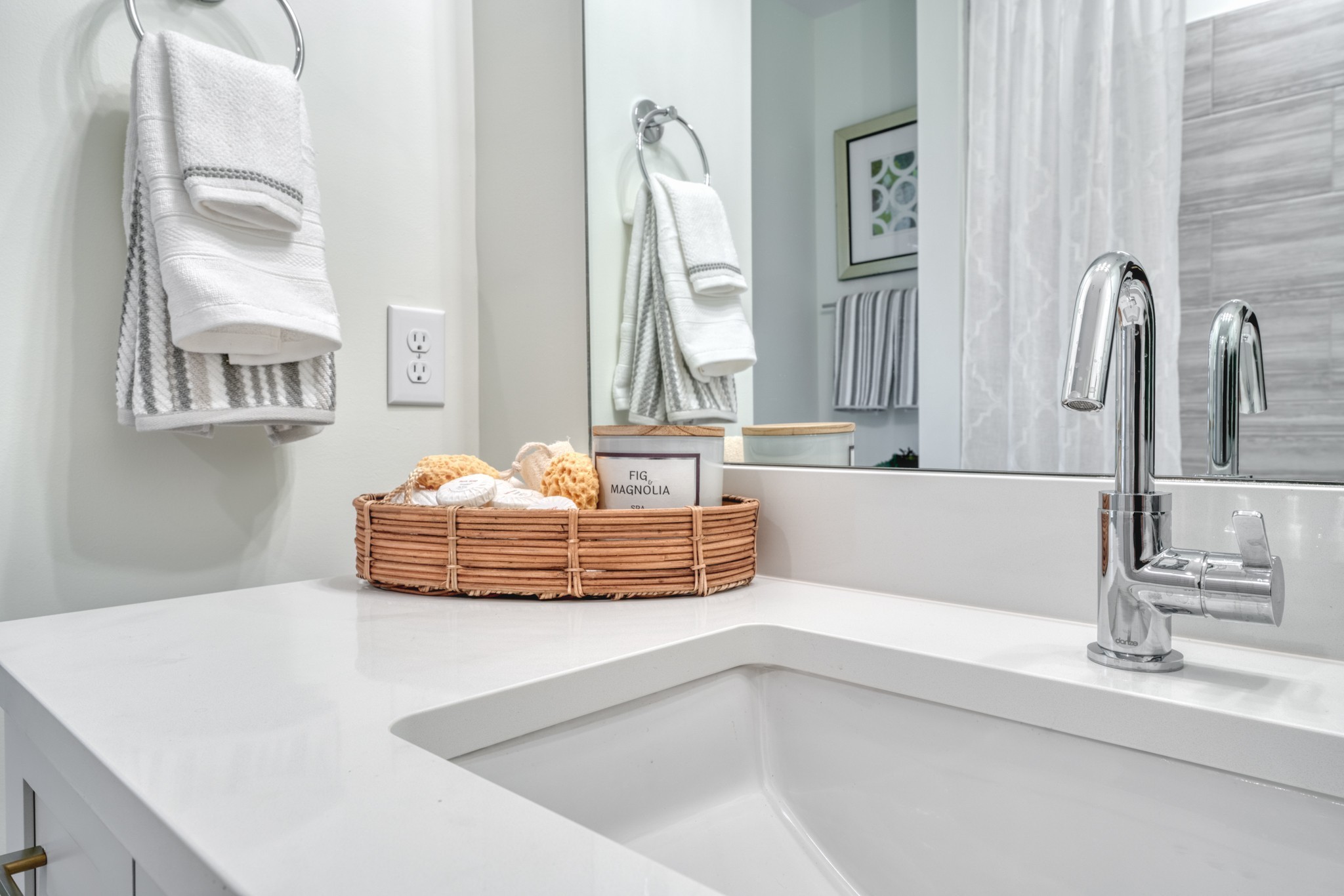 213 Ribbon Lane Franklin, TN 37064 - Photo 17 of 33 a bathroom with a sink and a mirror