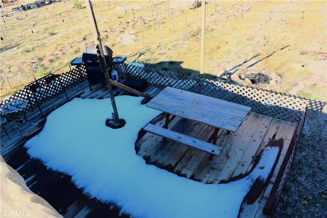 a view of an outdoor space