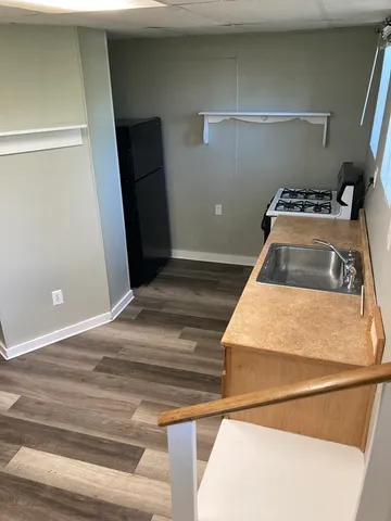 $1,050 | 604 Rock Street, Unit 2, Fall River, MA 02720