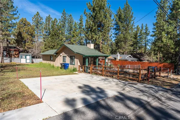 $2,400 | 318 Los Angeles, Big Bear City, CA 92386