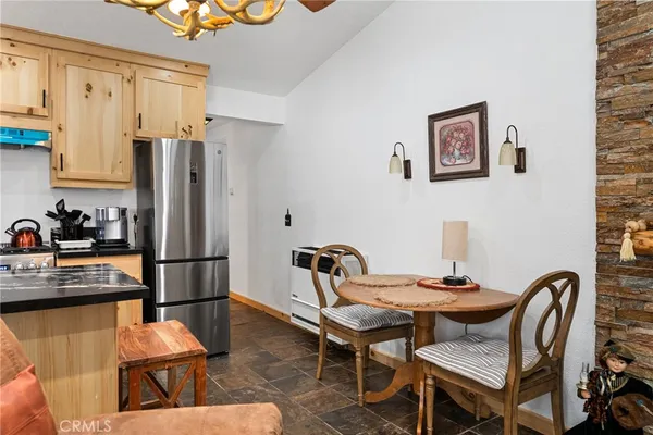 $2,400 | 318 Los Angeles, Big Bear City, CA 92386