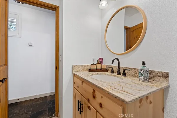 $2,400 | 318 Los Angeles, Big Bear City, CA 92386