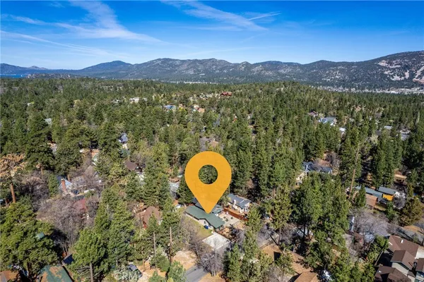 $2,400 | 318 Los Angeles, Big Bear City, CA 92386