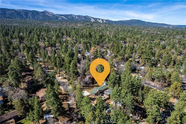 $2,400 | 318 Los Angeles, Big Bear City, CA 92386