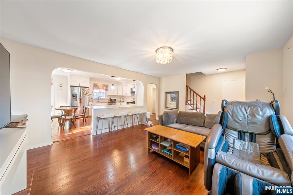 553 Ray Avenue Ridgefield, NJ 07657 - Photo 5 of 27 Gallery Image 5