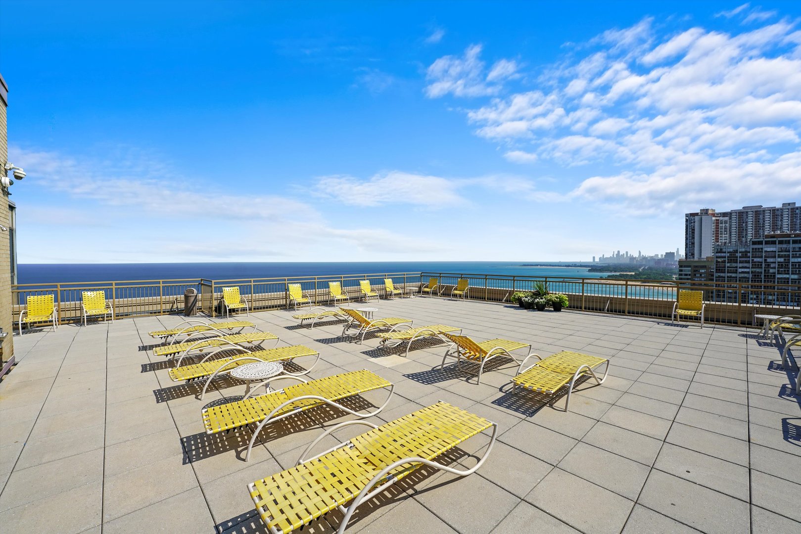 6301 North Sheridan Road, Unit 9A Chicago, IL 60660 - Photo 17 of 23 a view of a terrace with seating space