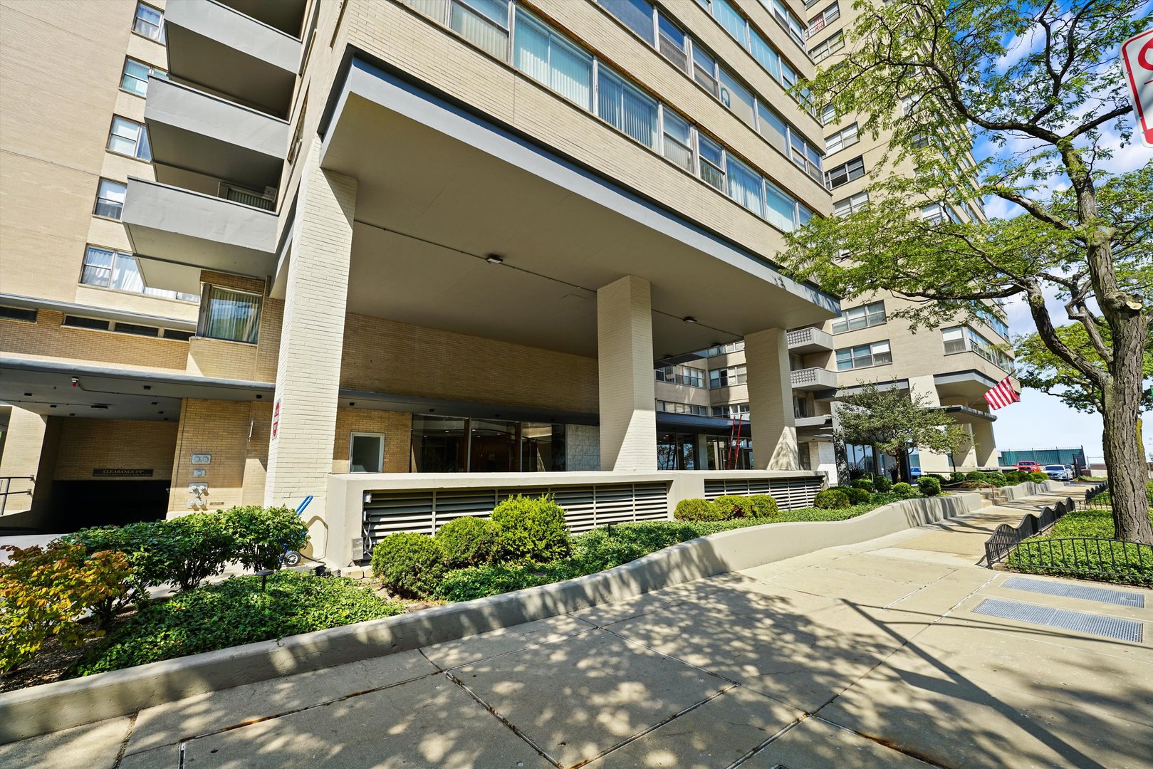 6301 North Sheridan Road, Unit 9A Chicago, IL 60660 - Photo 2 of 23 a view of a building with a street