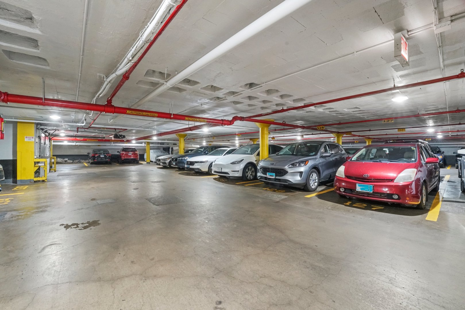 6301 North Sheridan Road, Unit 9A Chicago, IL 60660 - Photo 23 of 23 a view of parking