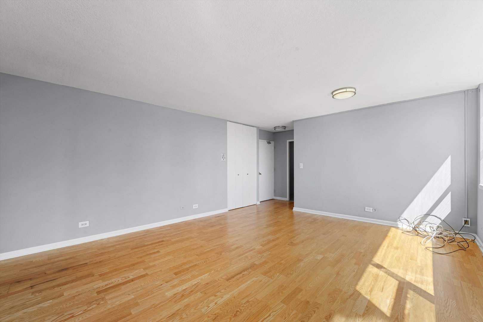 6301 North Sheridan Road, Unit 9A Chicago, IL 60660 - Photo 6 of 23 a view of empty room