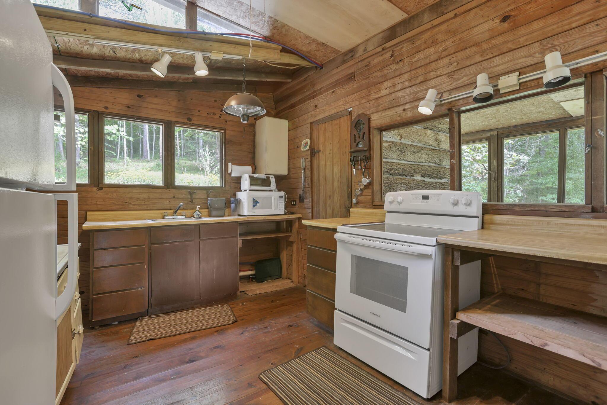 30574 Strawn Road Logan, OH 43138 - Photo 14 of 92 14-web-or-mls-LO5A8894