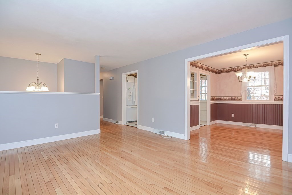 29 Meadow Road Medway, MA 02053 - Photo 18 of 39 Gallery Image 18