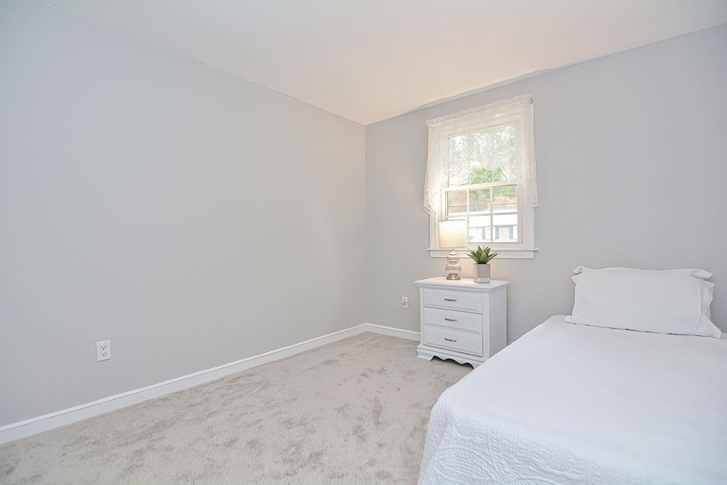 29 Meadow Road Medway, MA 02053 - Photo 25 of 39 Gallery Image 25