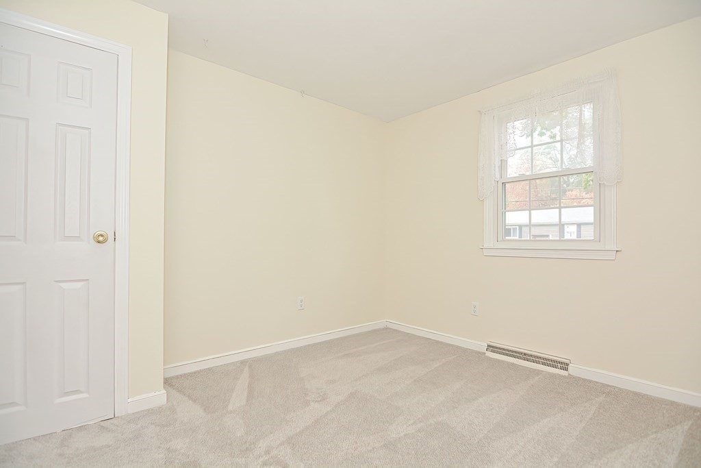 29 Meadow Road Medway, MA 02053 - Photo 27 of 39 Gallery Image 27