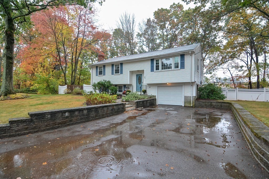29 Meadow Road Medway, MA 02053 - Photo 3 of 39 Gallery Image 3