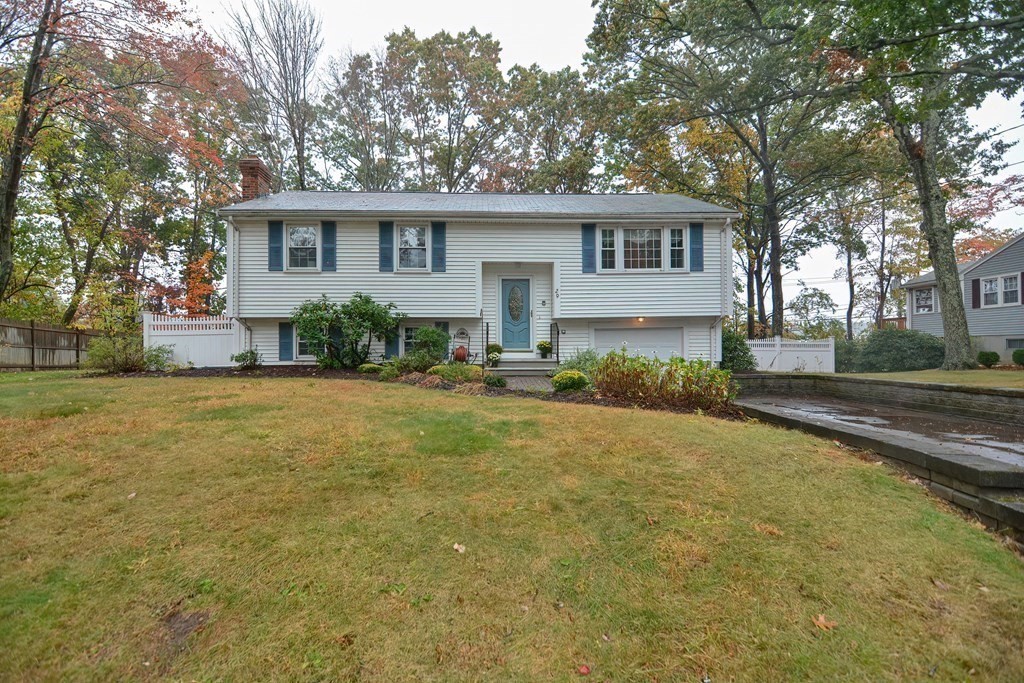 29 Meadow Road Medway, MA 02053 - Photo 4 of 39 Gallery Image 4