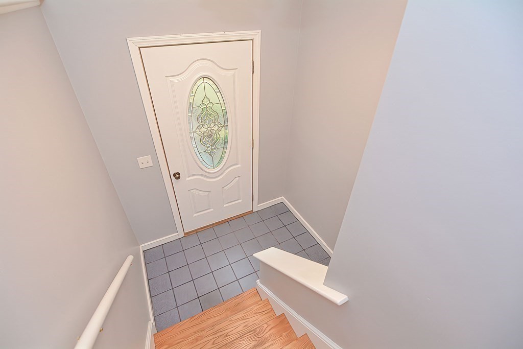29 Meadow Road Medway, MA 02053 - Photo 6 of 39 Gallery Image 6