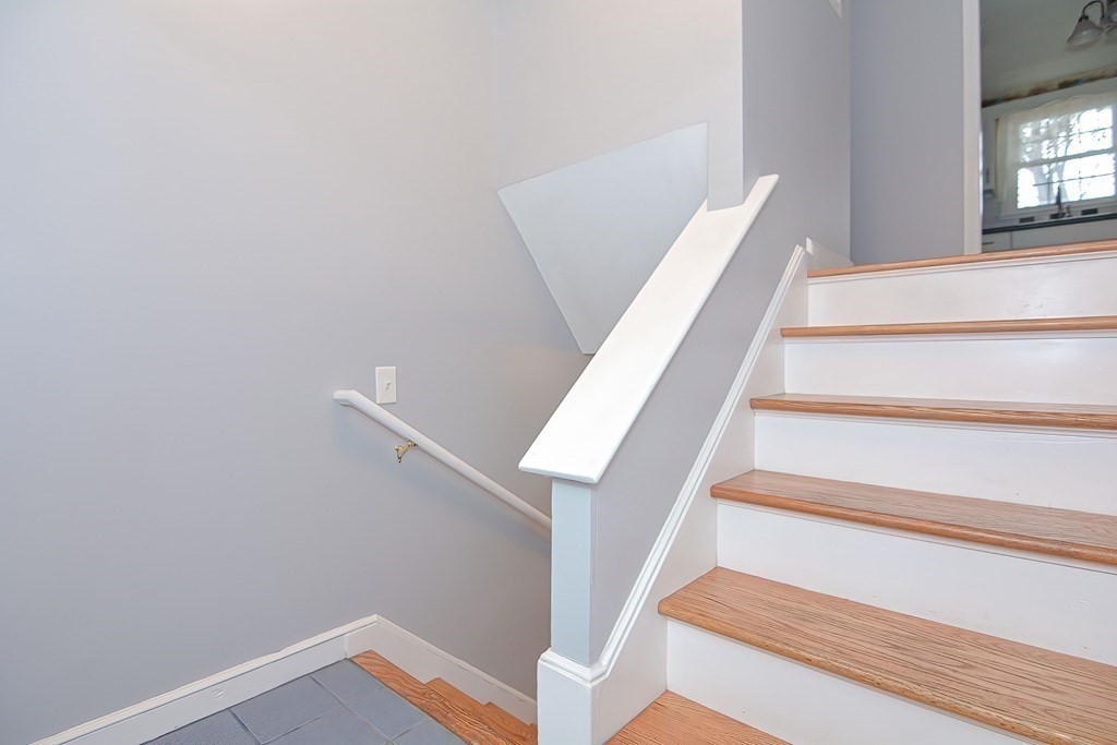 29 Meadow Road Medway, MA 02053 - Photo 7 of 39 Gallery Image 7