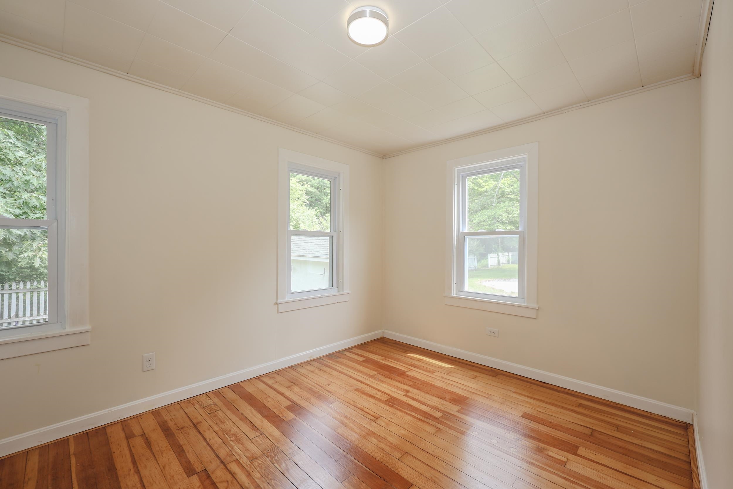 171 Eastern Avenue Rochester, NH 03867 - Photo 19 of 28