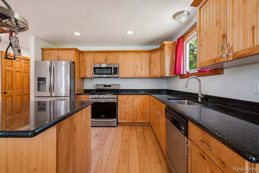 11583 Cape Cod Street Taylor, MI 48180 - Photo 8 of 39