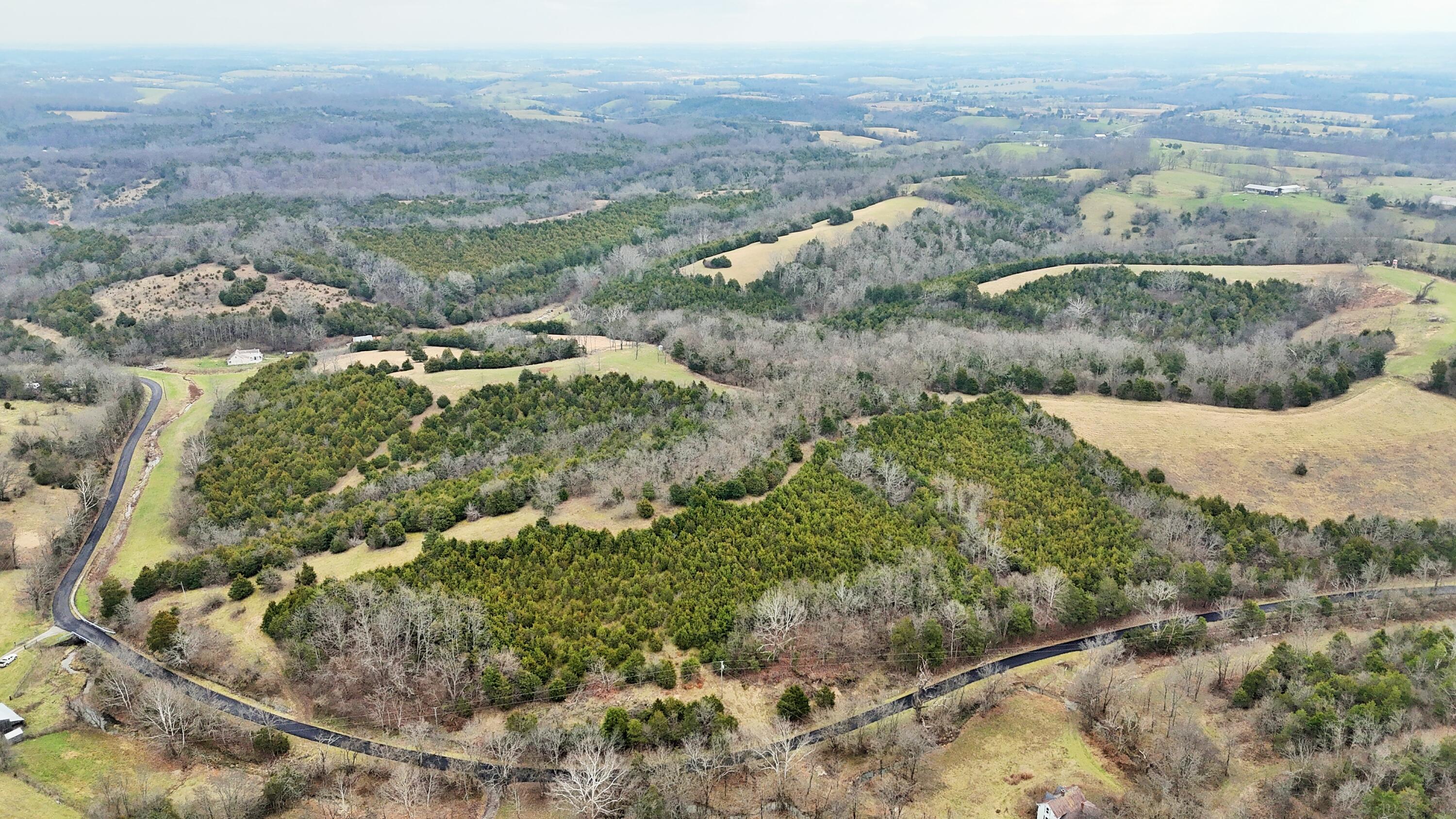877 Fallis Run Road Harrodsburg, KY 40330 - Photo 3 of 34 DJI_20251227123817_0004_D (2)