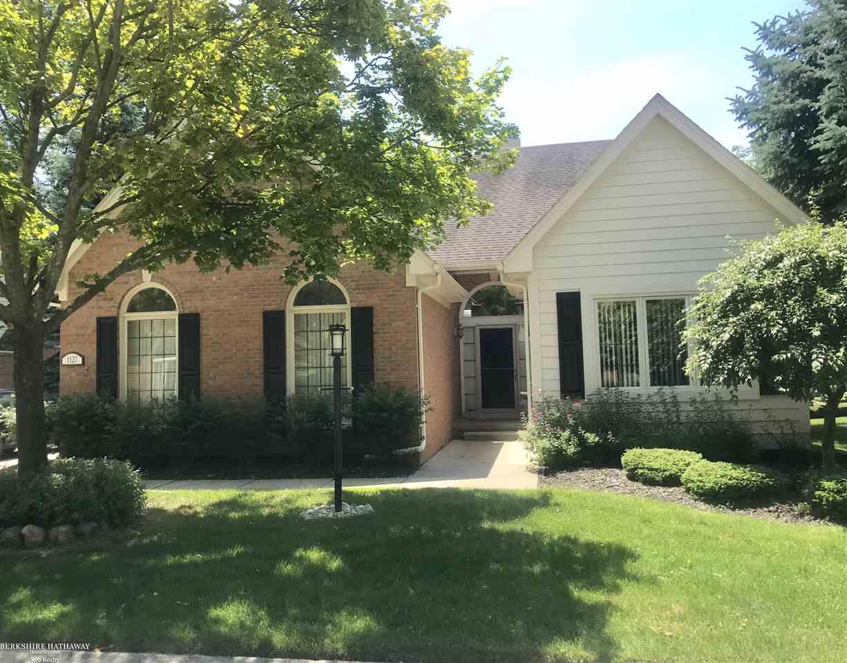 1127 Bluebird Drive Rochester, MI 48307 - Photo 1 of 22 31385915.JPG