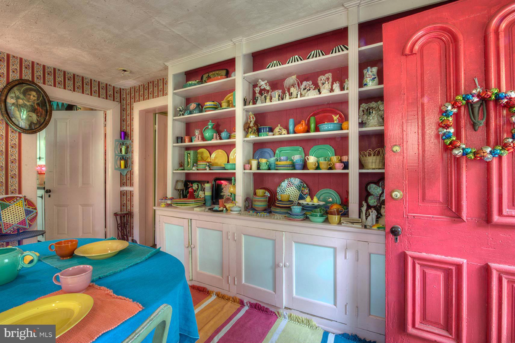 618 Warren Road Cockeysville, MD 21030 - Photo 13 of 29 COLORFUL AND BRIGHT
