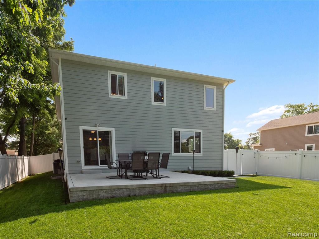2446 Eastern Avenue Rochester Hills, MI 48307 - Photo 46 of 48