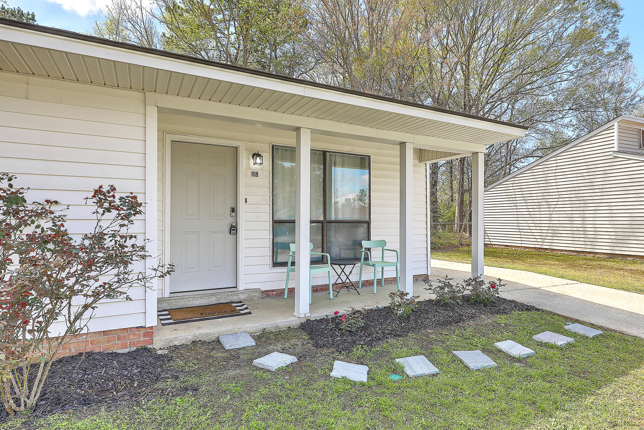 108 Aylesbury Road Goose Creek, SC 29445 - Photo 5 of 23 1R3A5041_2_3_4_5_6_7